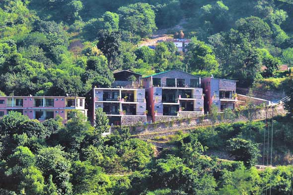 Saalvan spa and resort Corbett National Park